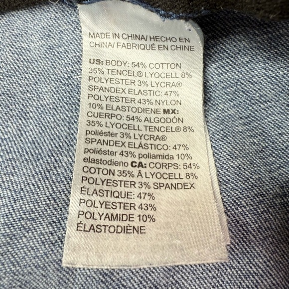 Chico's Pull On Slimming Ankle Jeans Medium Wash Blue Size 14 - Picture 4 of 8